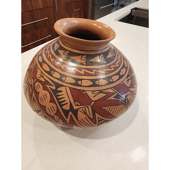 Mata Ortiz Pottery Signed Elda Hernandez 8"x10" Lizard Fish Polychrome Vessel